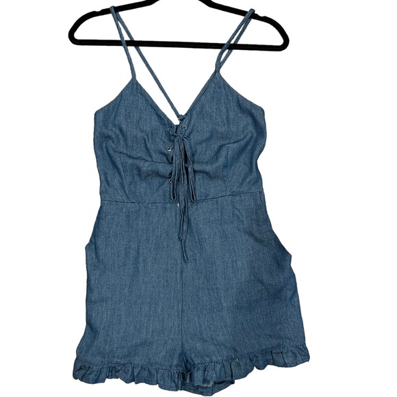 Adorable ruffle denim material ruffle romper - Picture 1 of 2